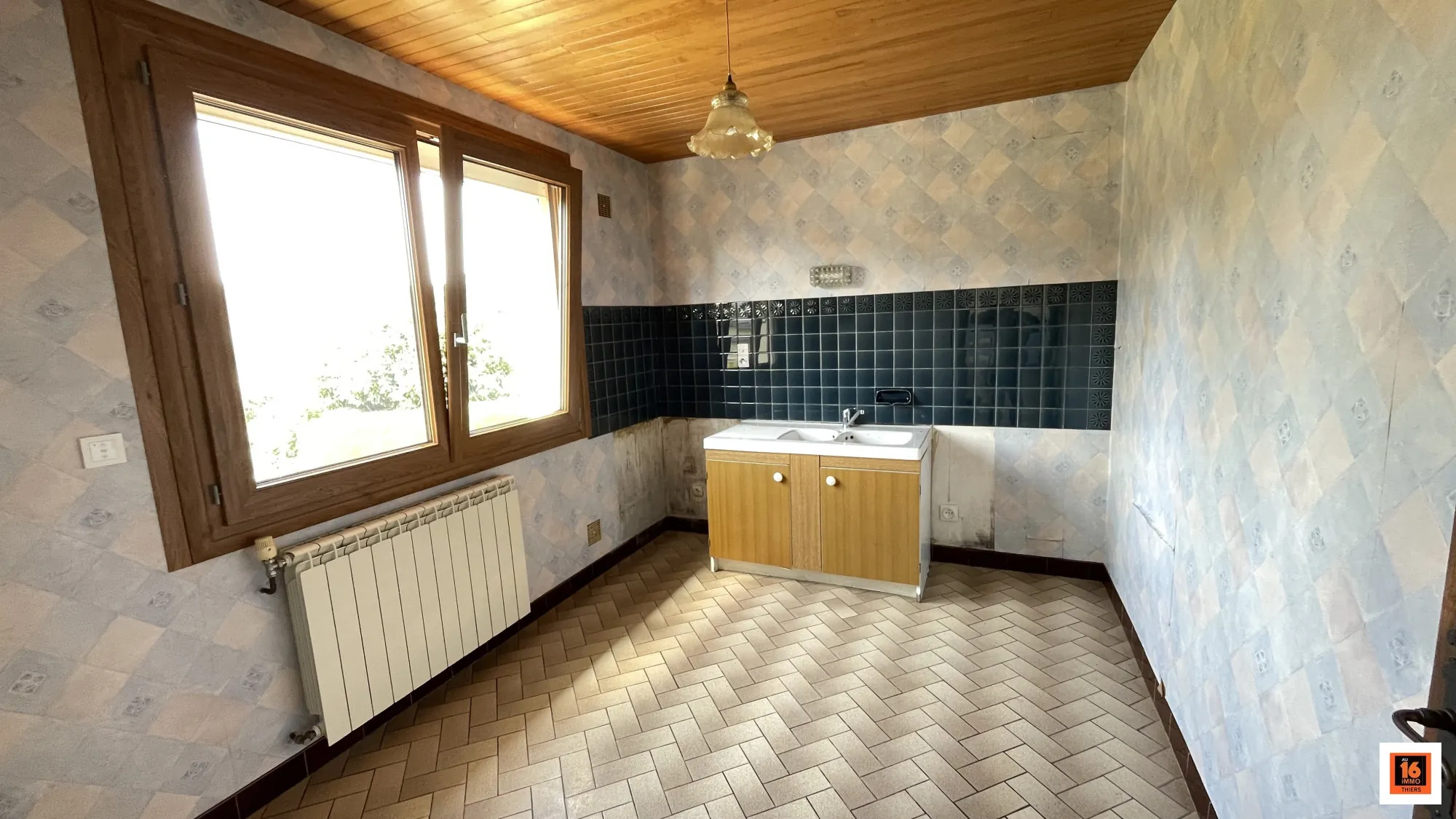 Villa lumineuse 106 m² avec terrain clos à La Monnerie-le-Montel, secteur calme 