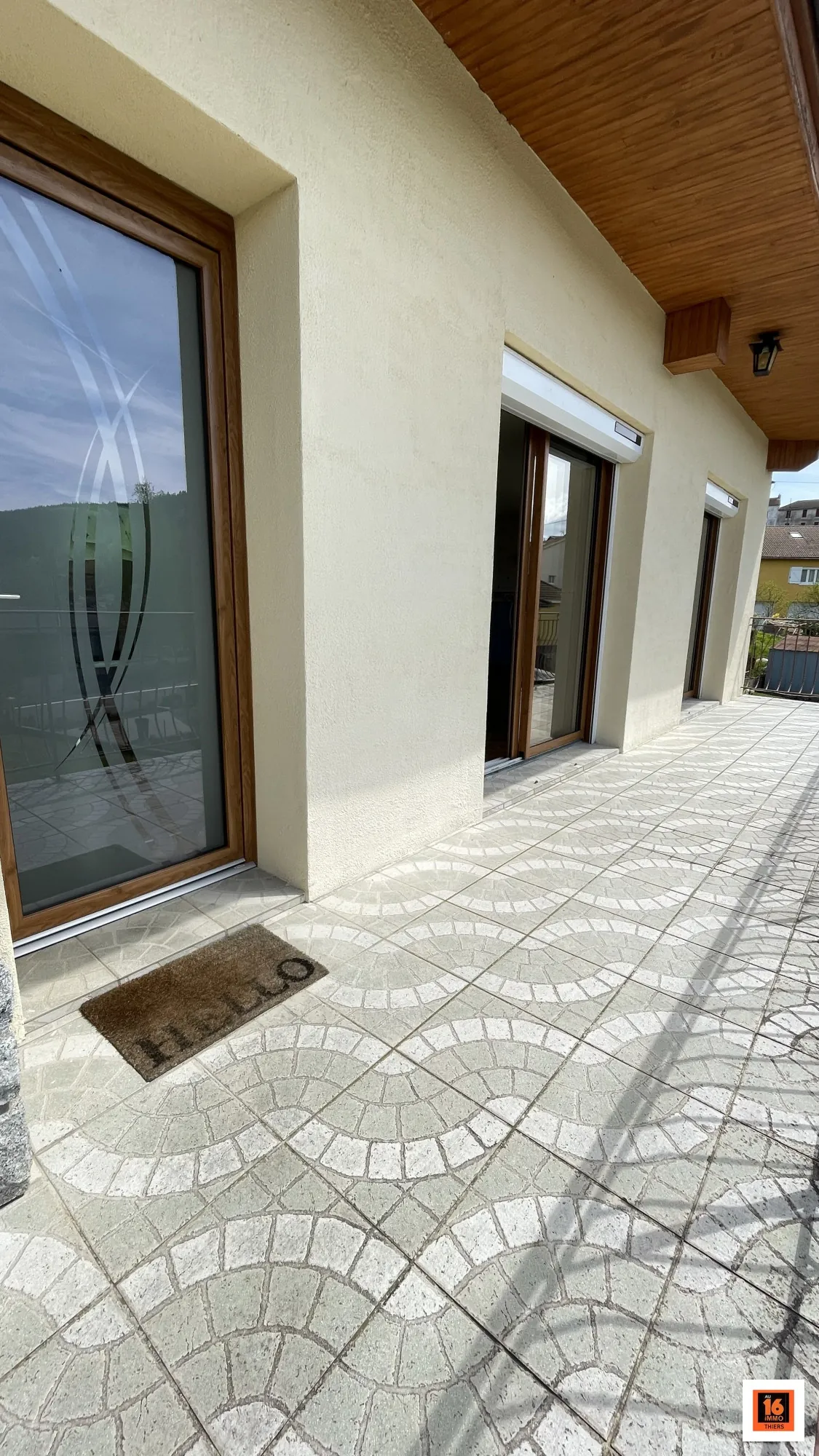 Villa lumineuse 106 m² avec terrain clos à La Monnerie-le-Montel, secteur calme 