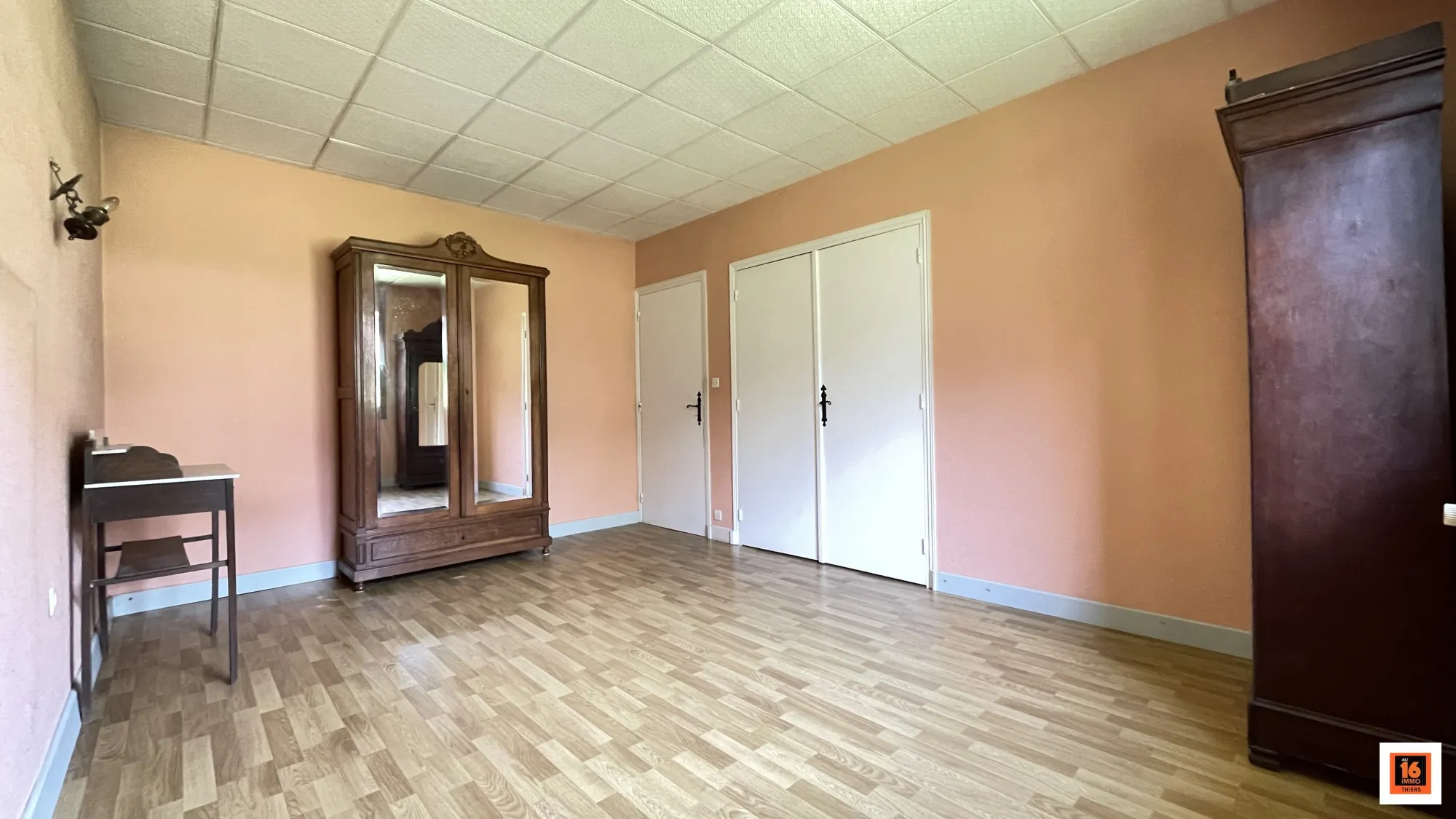 Villa lumineuse 106 m² avec terrain clos à La Monnerie-le-Montel, secteur calme 