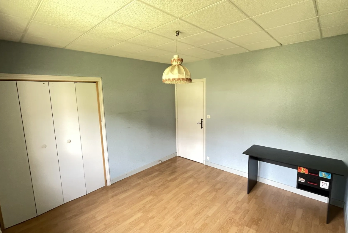Villa lumineuse 106 m² avec terrain clos à La Monnerie-le-Montel, secteur calme 