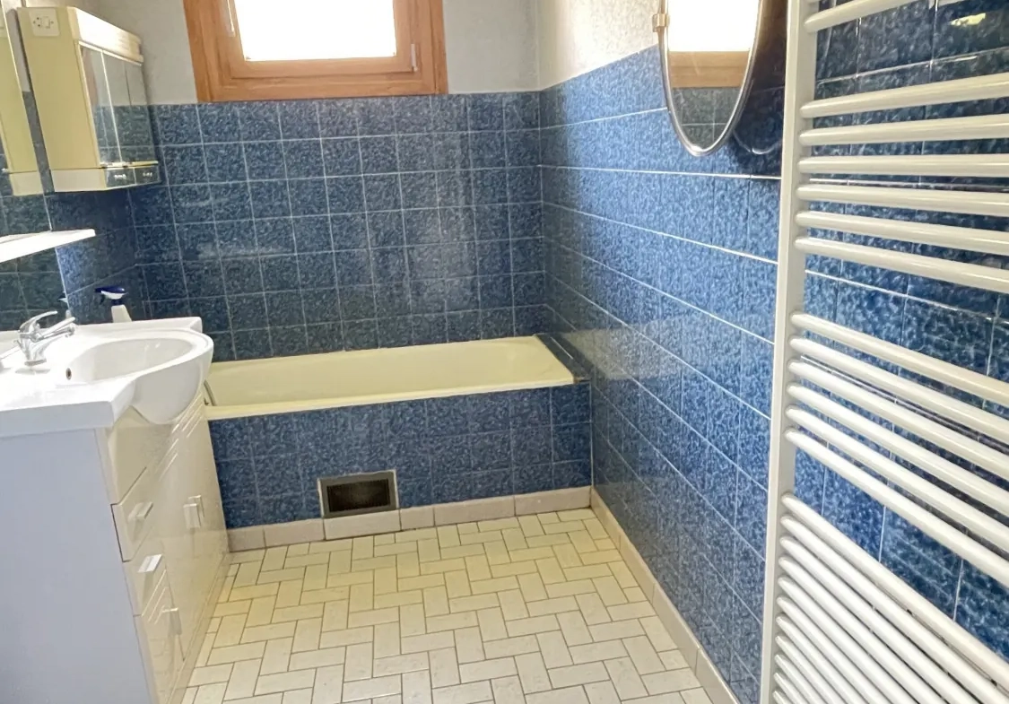 Villa lumineuse 106 m² avec terrain clos à La Monnerie-le-Montel, secteur calme 