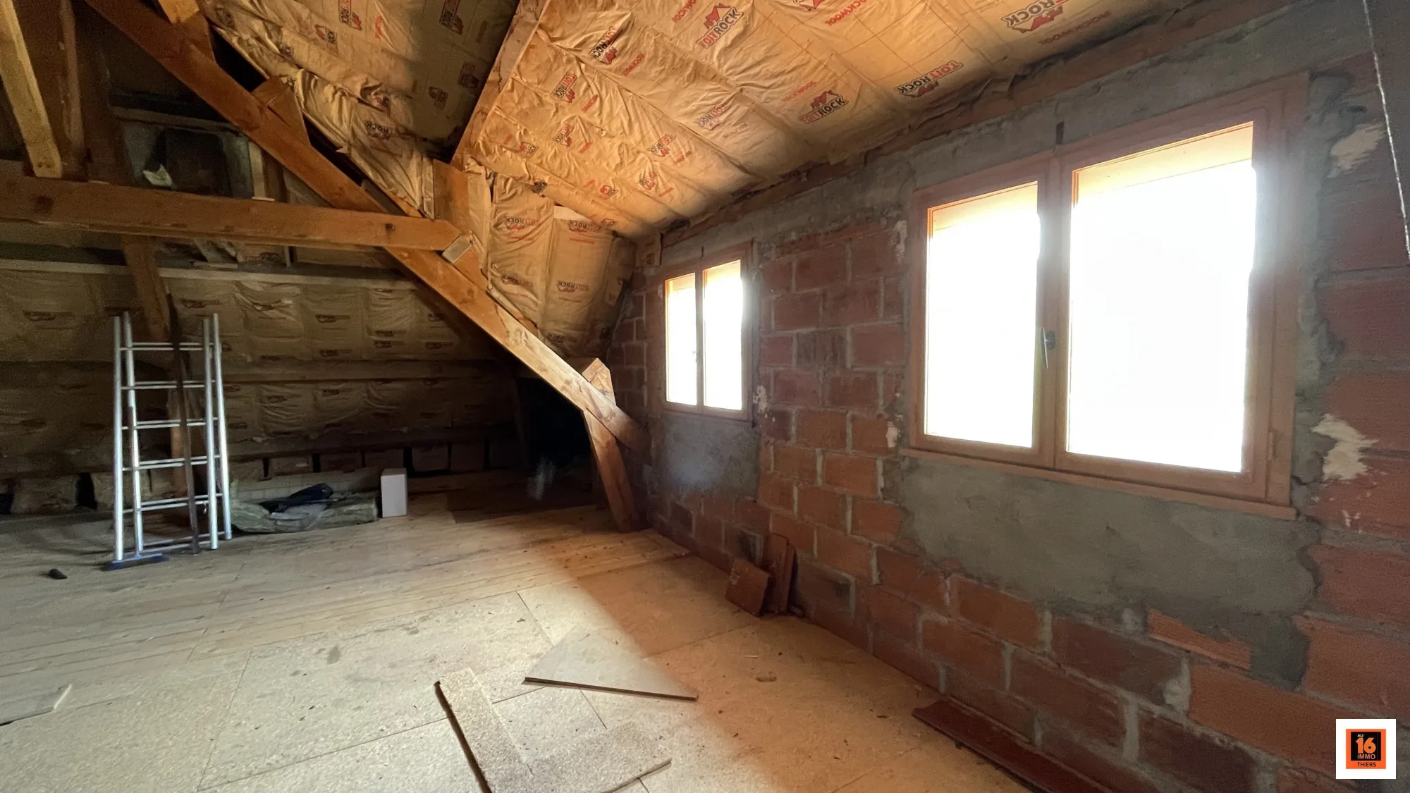Villa lumineuse 106 m² avec terrain clos à La Monnerie-le-Montel, secteur calme 