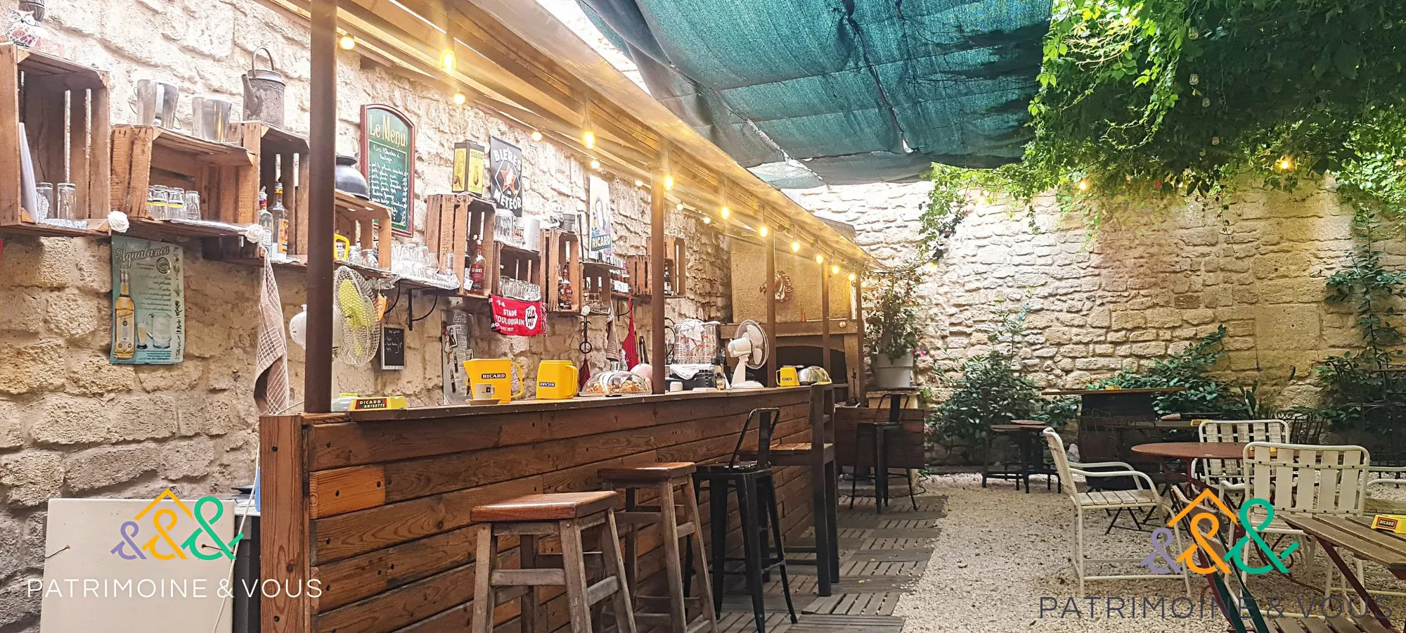 Fonds de commerce bar/restauration avec terrasse et logement à Beaucaire 