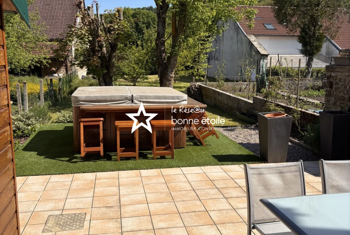 Charmante maison de village à Vicq avec terrasse et jardin arboré 