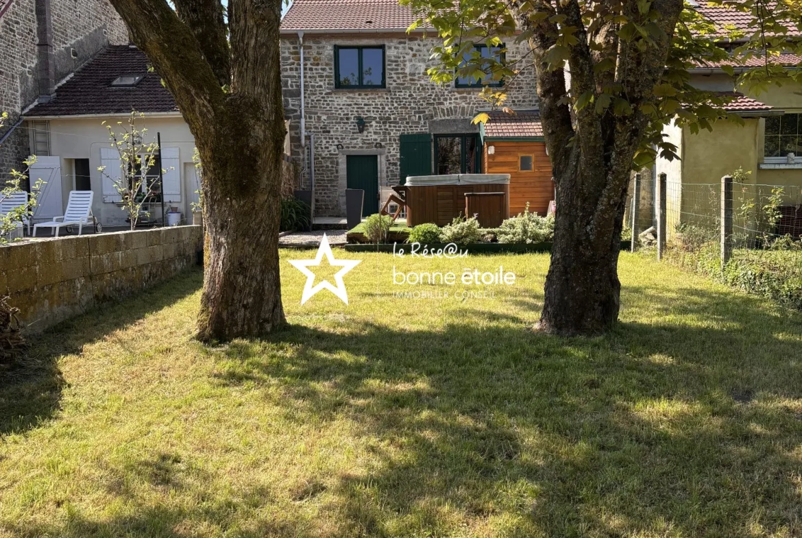 Charmante maison de village à Vicq avec terrasse et jardin arboré 
