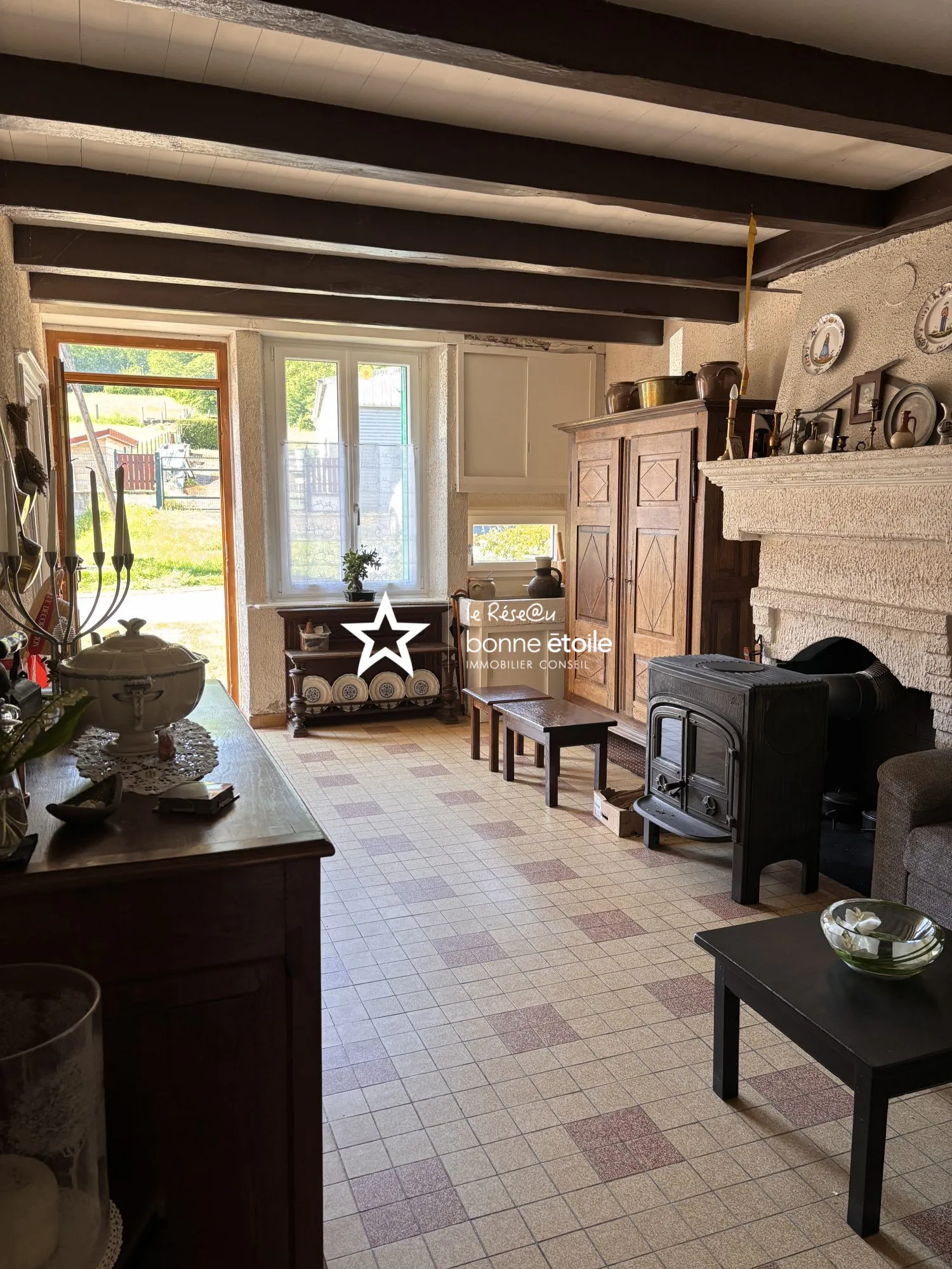 Charmante maison de village à Vicq avec terrasse et jardin arboré 
