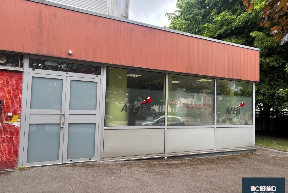 À vendre local commercial de 60 m² à Maubeuge en zone passante 