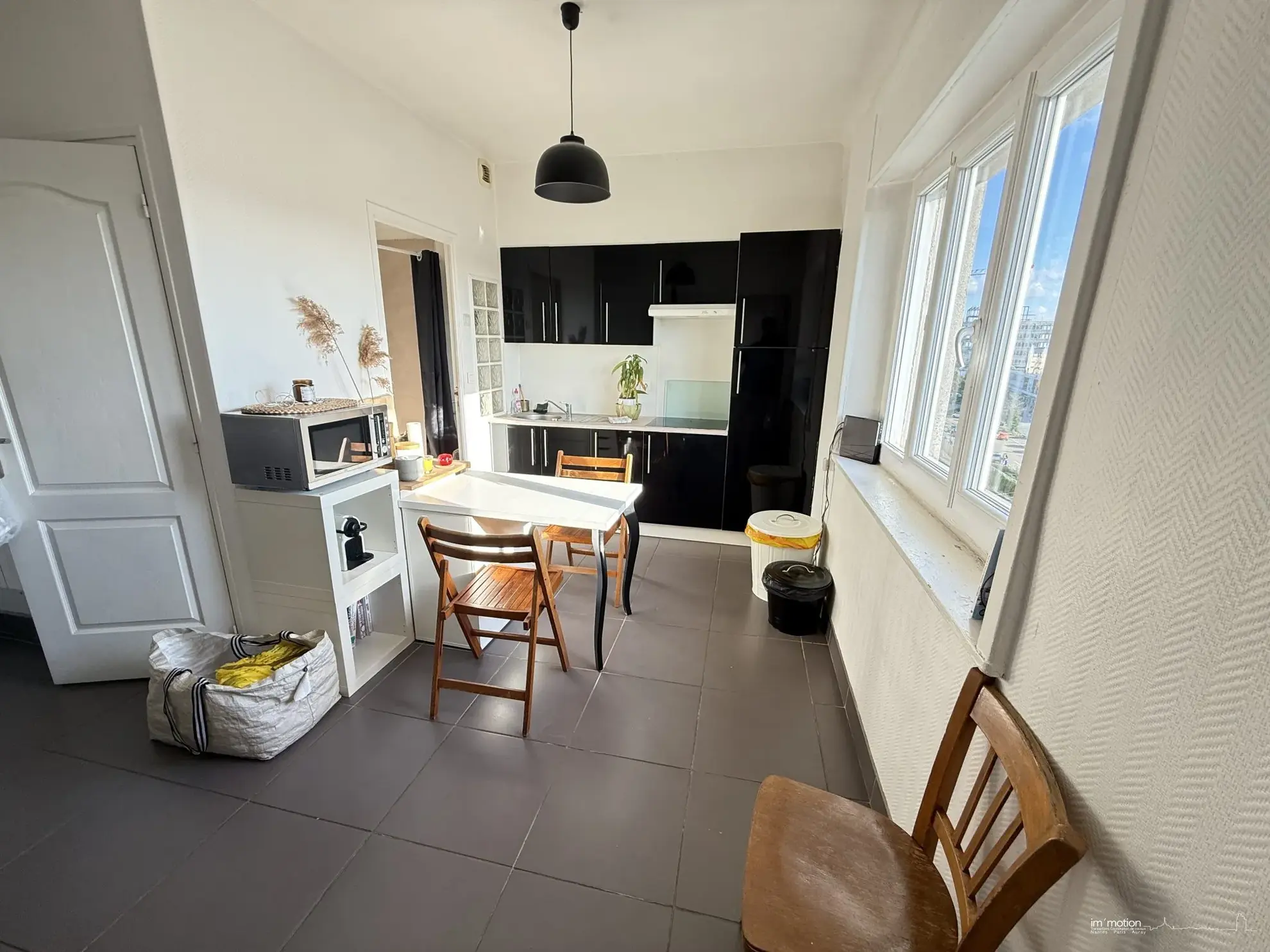Appartement T2 avec Vue Dégagée au Dernier Étage à Nantes 
