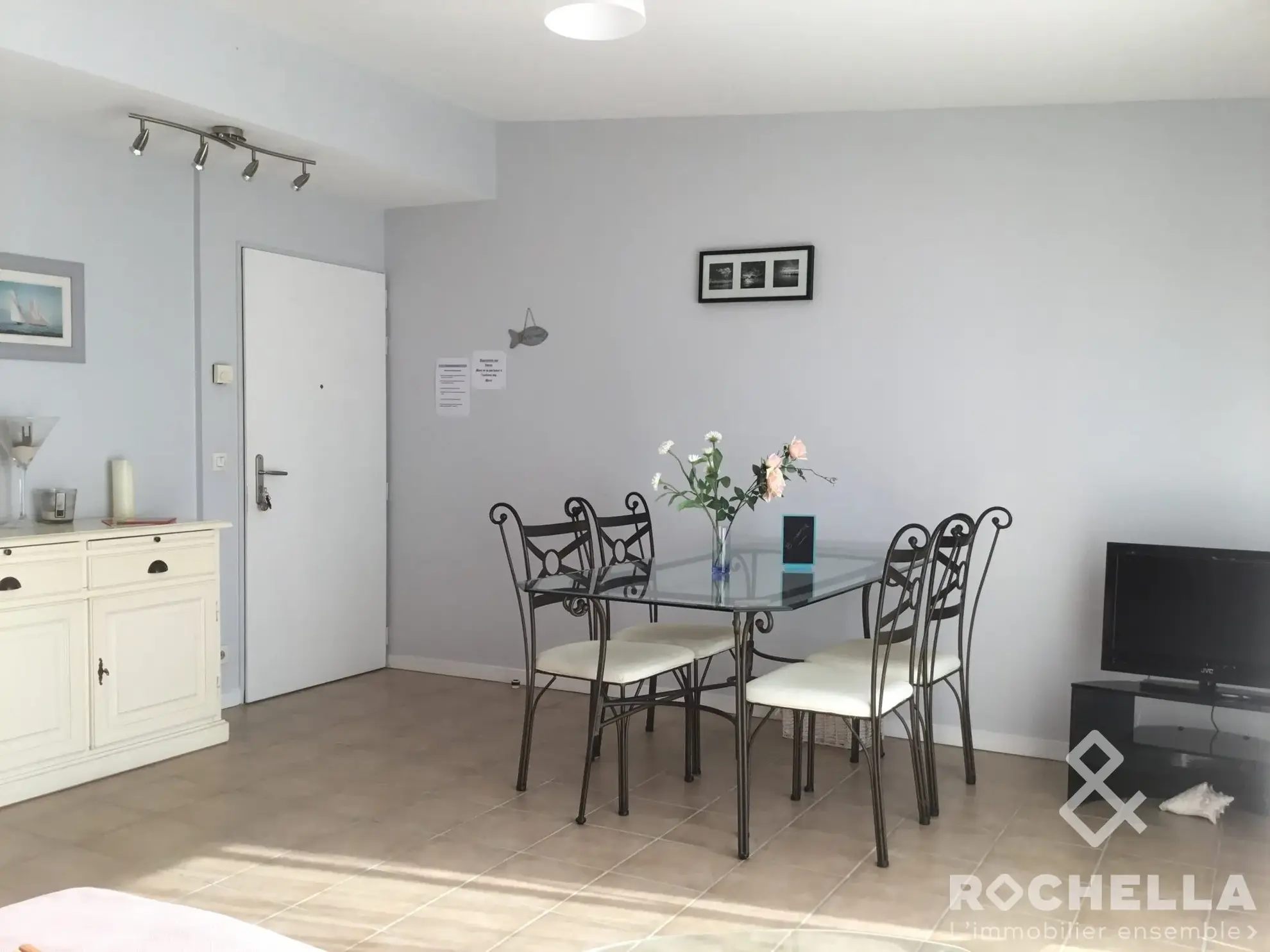 T2 avec balcon et piscine intérieure à Perigny, proche La Rochelle 
