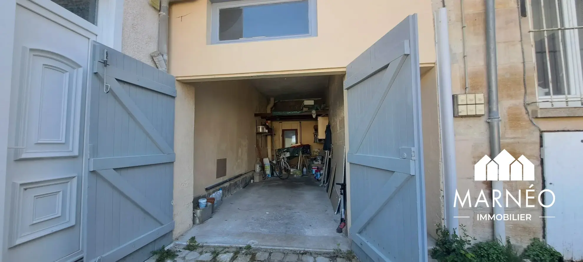 Maison de ville avec garage à Châlons-en-Champagne – Potentiel d'investissement 