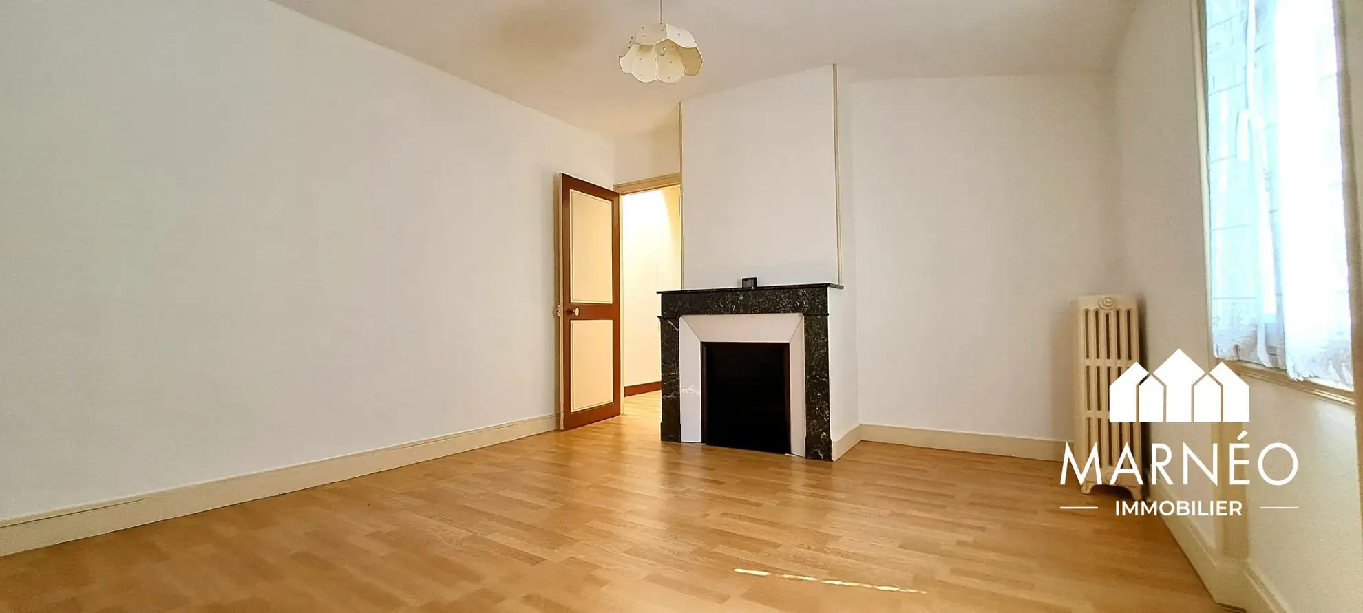 Maison de ville avec garage à Châlons-en-Champagne – Potentiel d'investissement 