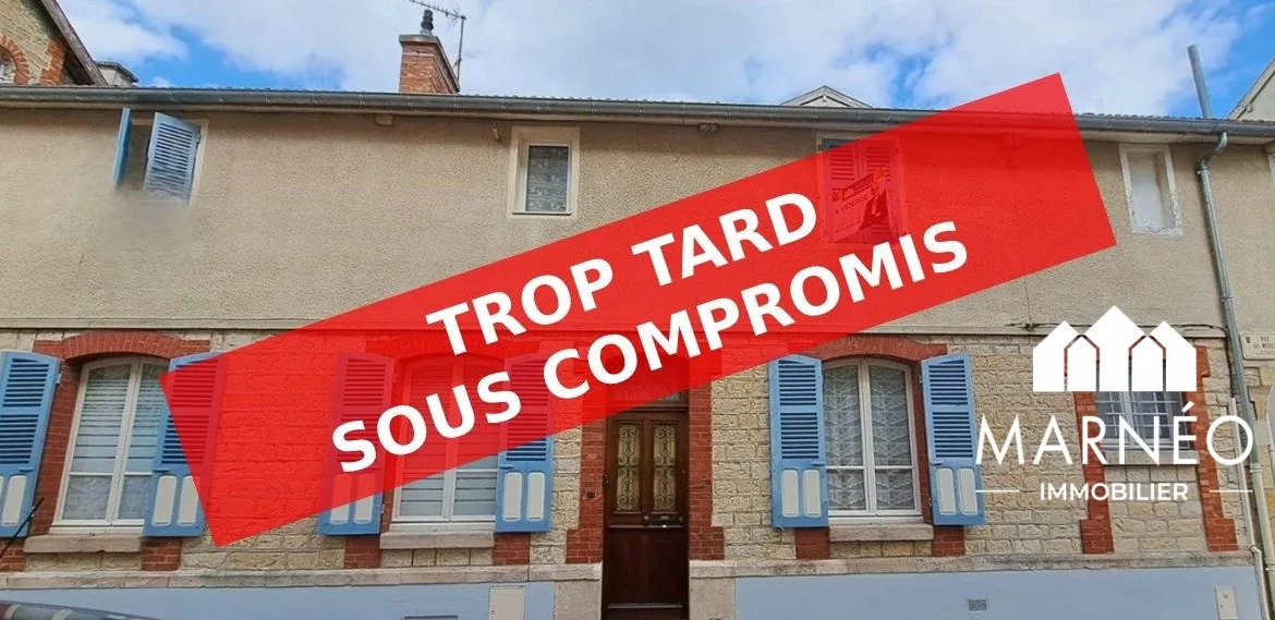Maison de ville avec garage à Châlons-en-Champagne – Potentiel d'investissement 