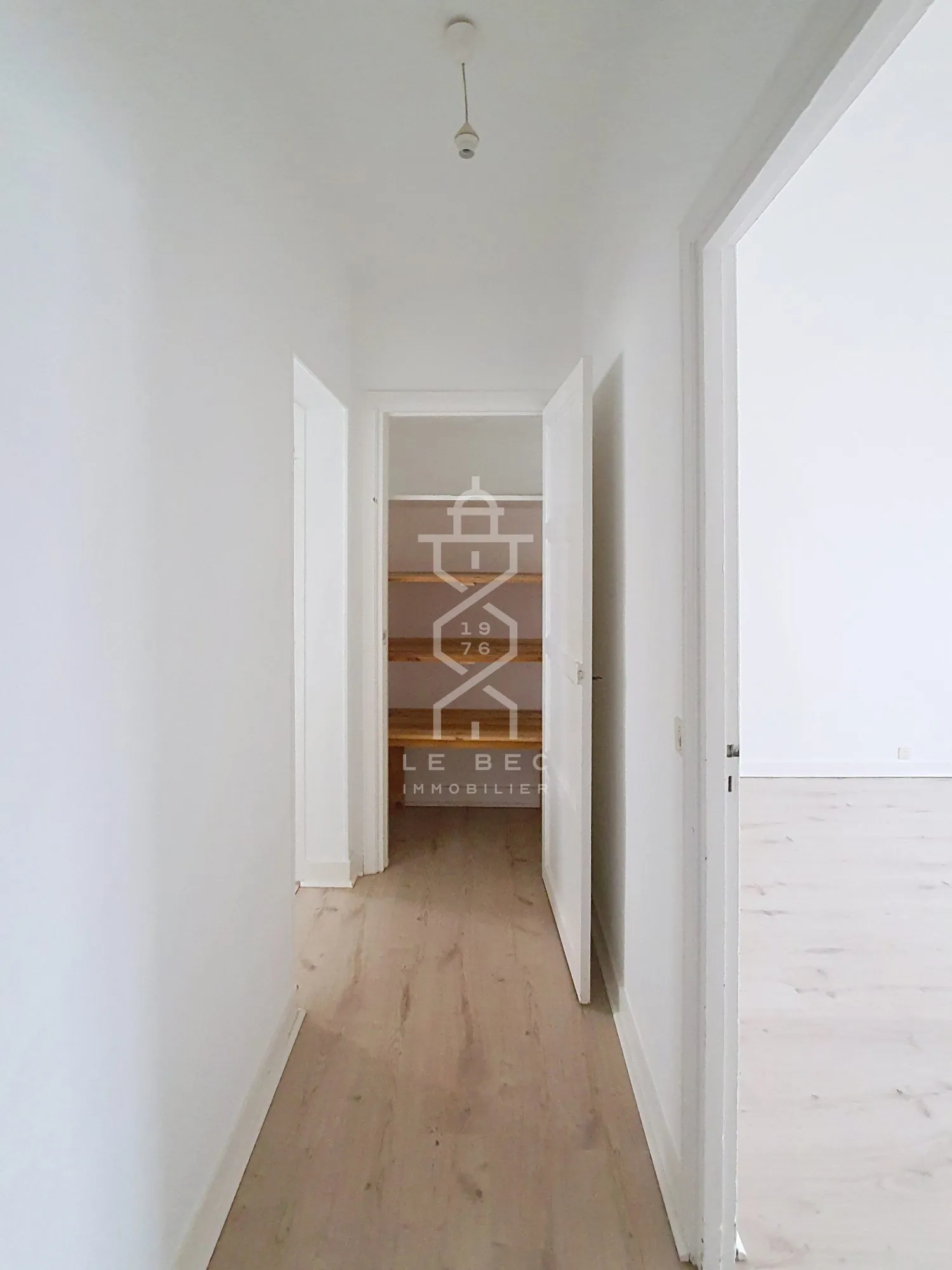 Appartement T2 lumineux à Lorient avec parking et cave, vue imprenable 