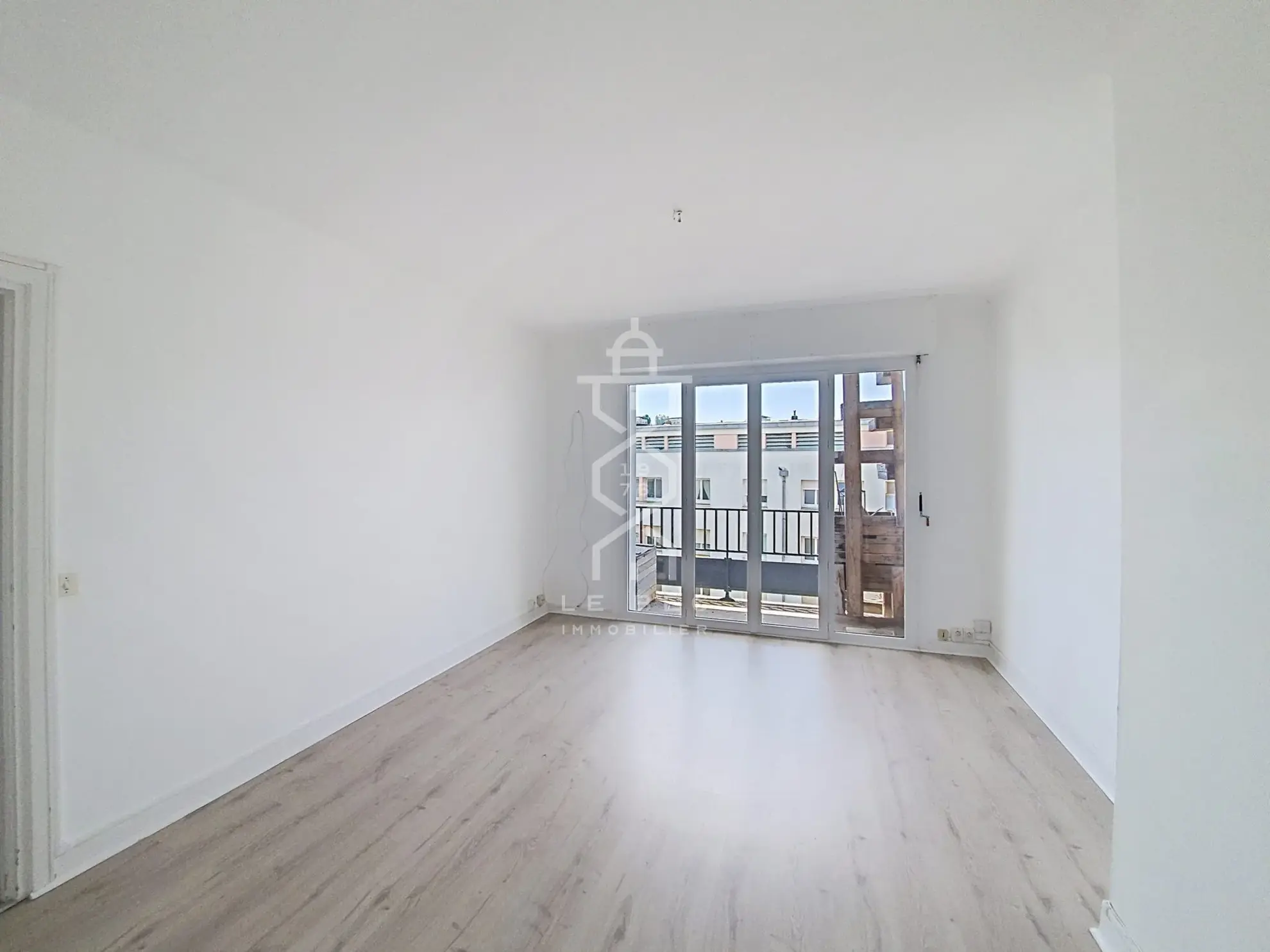 Appartement T2 lumineux à Lorient avec parking et cave, vue imprenable 