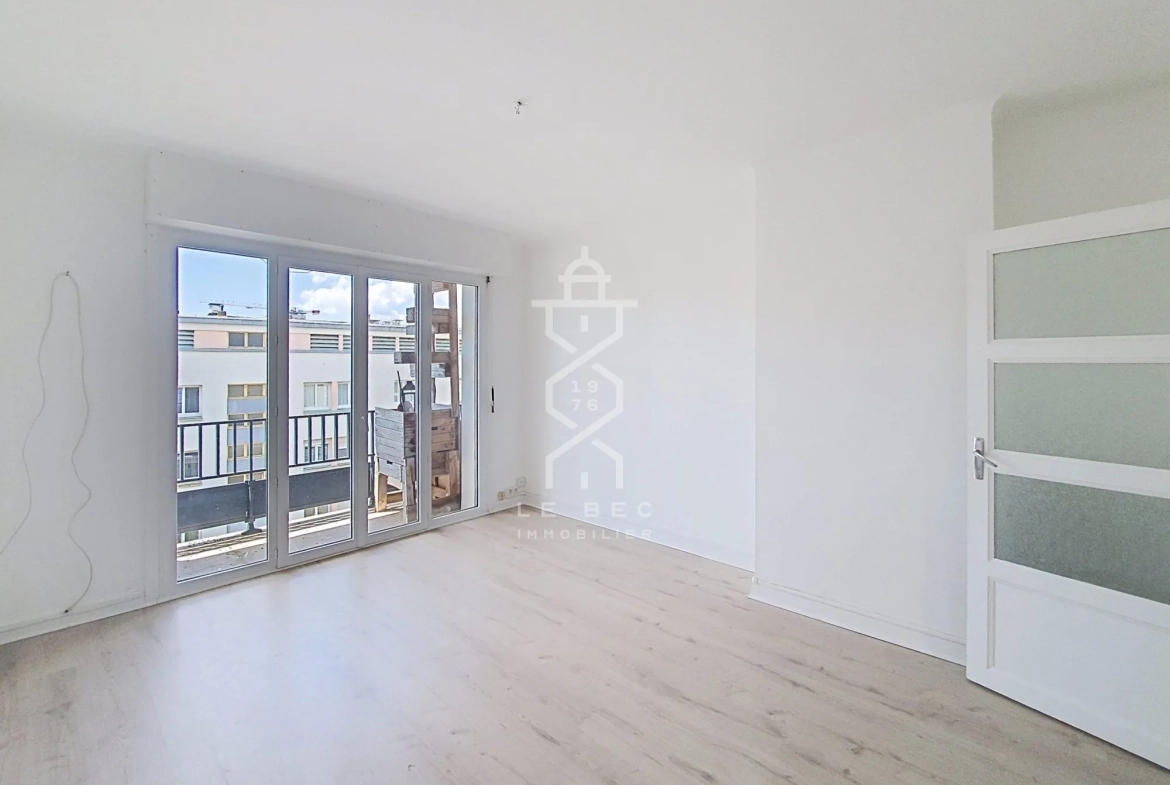 Appartement T2 lumineux à Lorient avec parking et cave, vue imprenable 