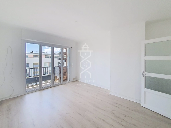 Appartement T2 lumineux à Lorient avec parking et cave, vue imprenable