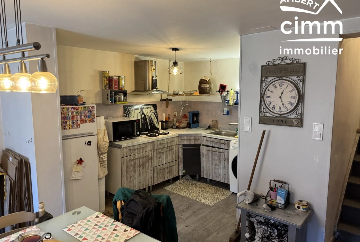 Maison de ville à Ambert de 84 m² avec terrasse proche commodités 