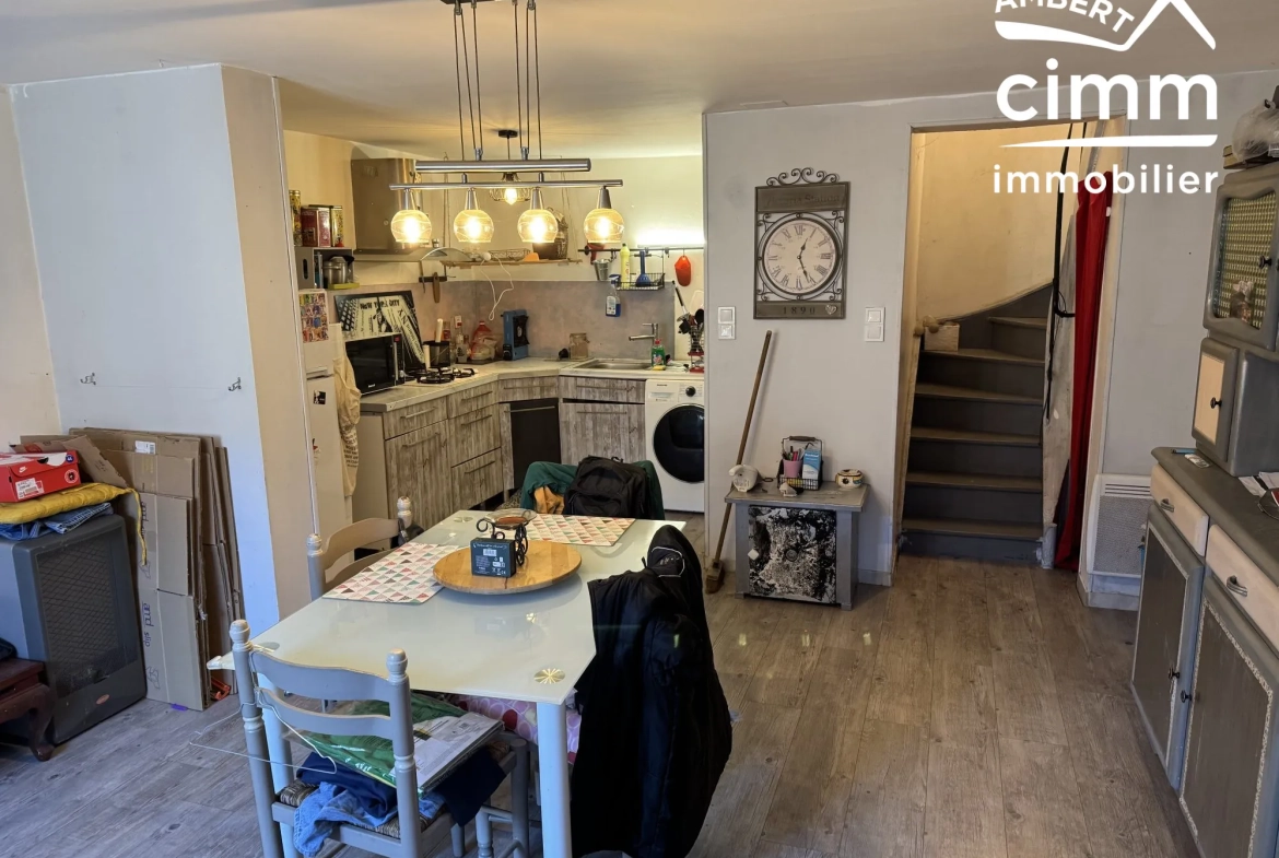 Maison de ville à Ambert de 84 m² avec terrasse proche commodités 