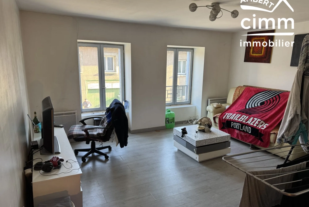 Maison de ville à Ambert de 84 m² avec terrasse proche commodités 