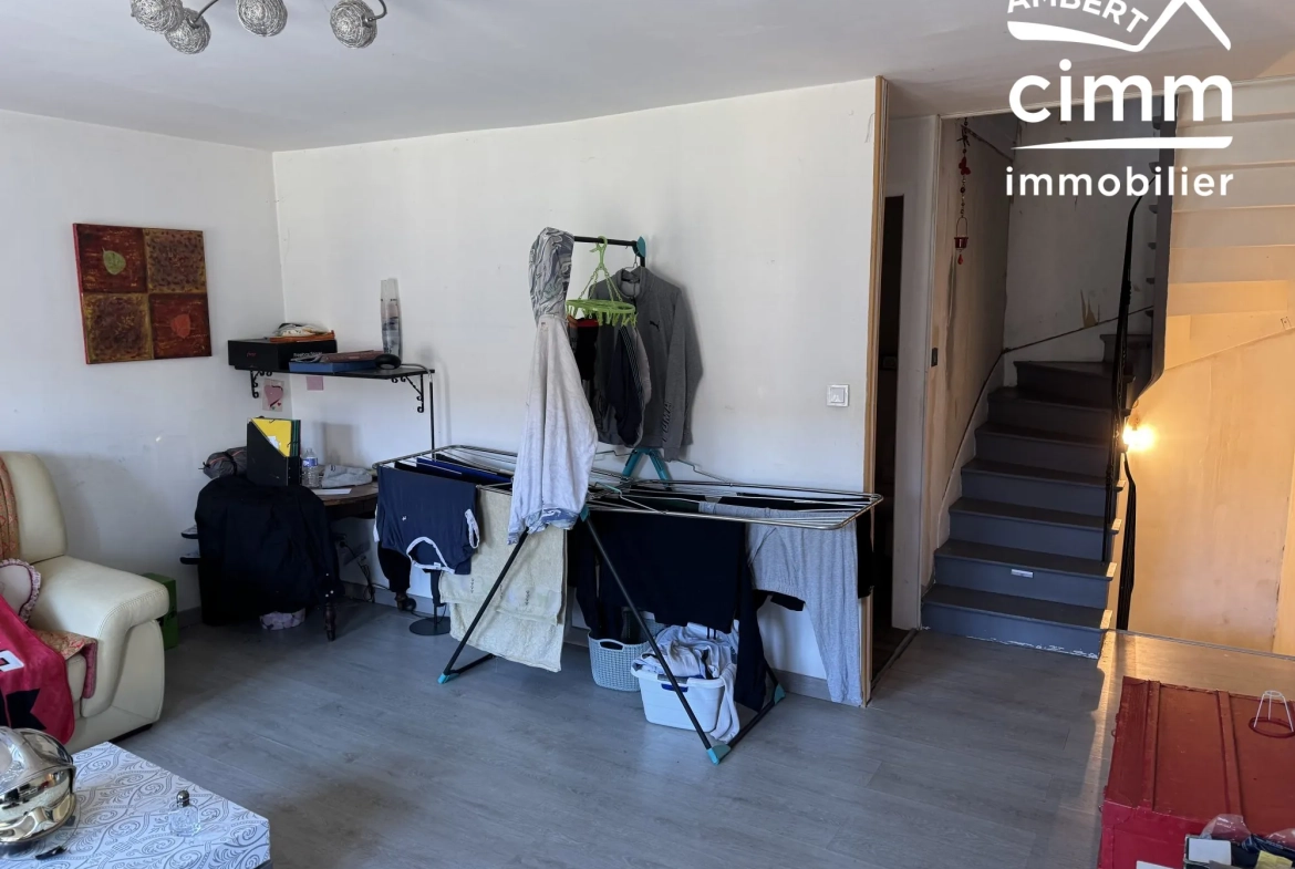 Maison de ville à Ambert de 84 m² avec terrasse proche commodités 