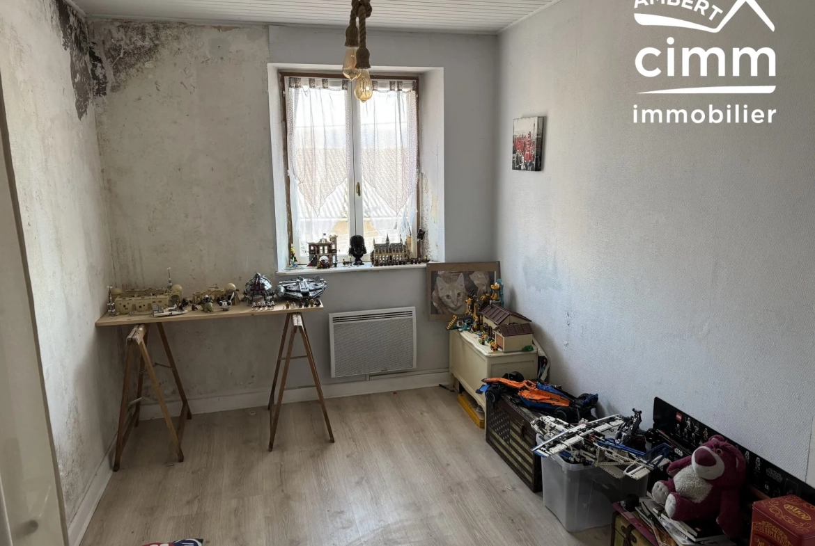 Maison de ville à Ambert de 84 m² avec terrasse proche commodités 