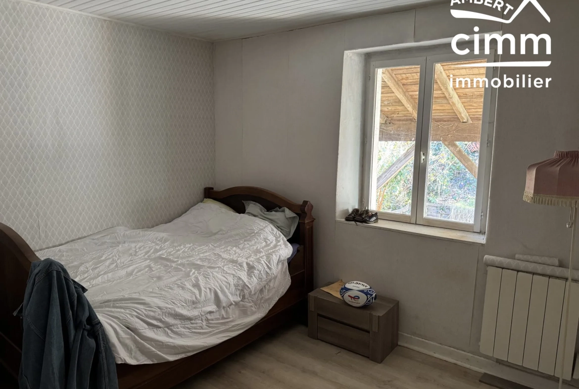 Maison de ville à Ambert de 84 m² avec terrasse proche commodités 