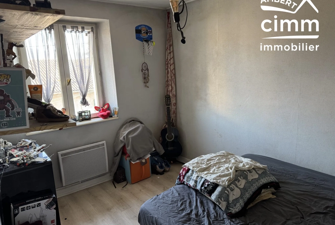 Maison de ville à Ambert de 84 m² avec terrasse proche commodités 