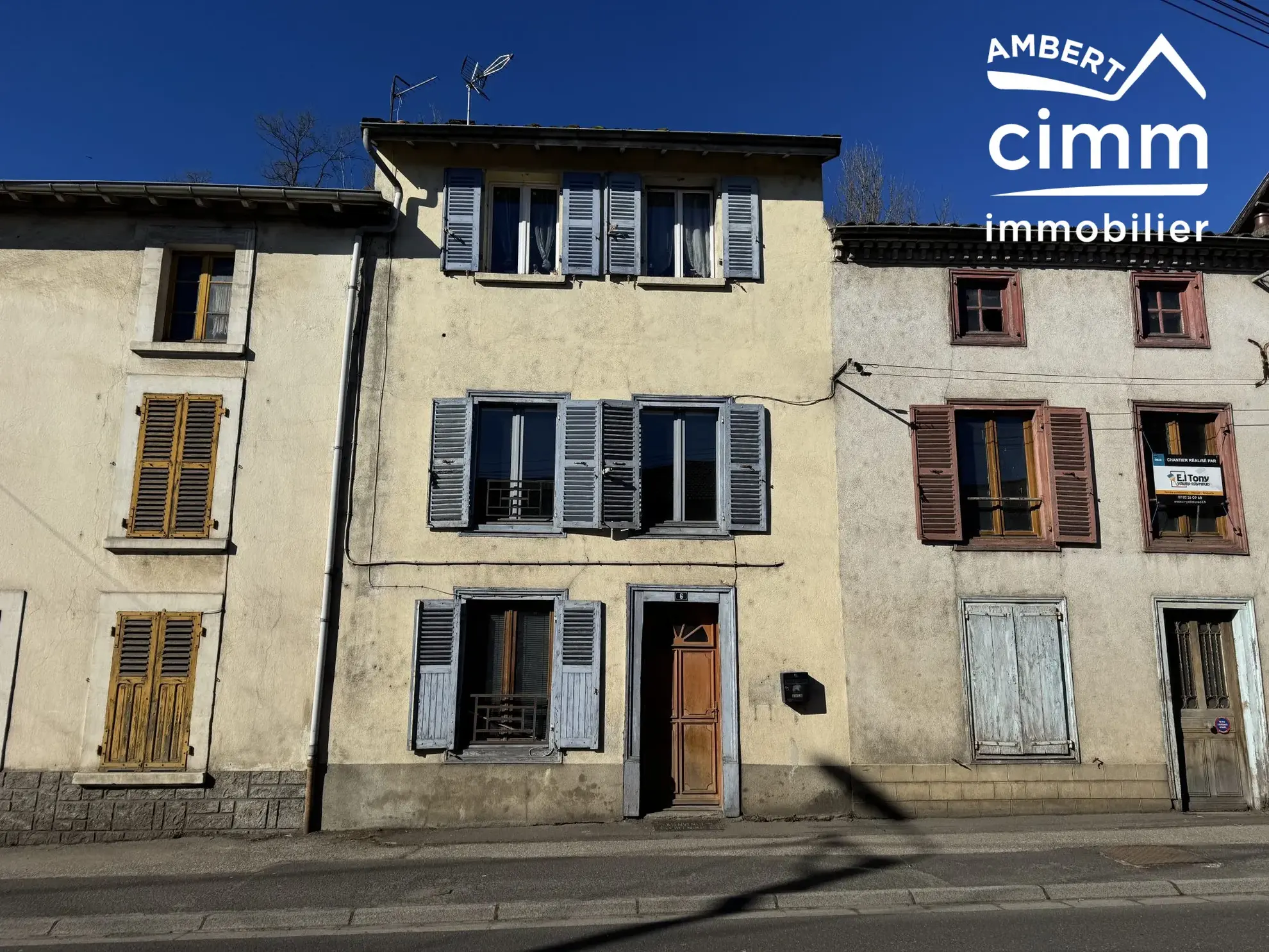 Maison de ville à Ambert de 84 m² avec terrasse proche commodités 