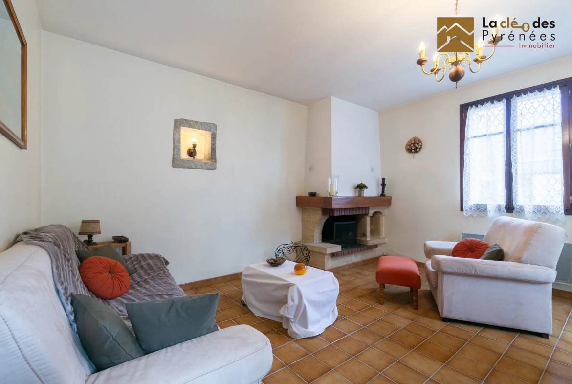 Maison à rénover de 6 pièces avec cour et garage à Cadéac, Vallée d'Aure 
