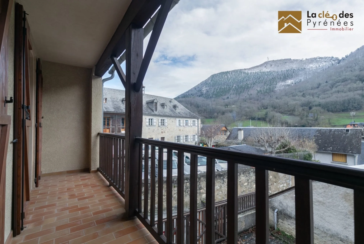 Maison à rénover de 6 pièces avec cour et garage à Cadéac, Vallée d'Aure 