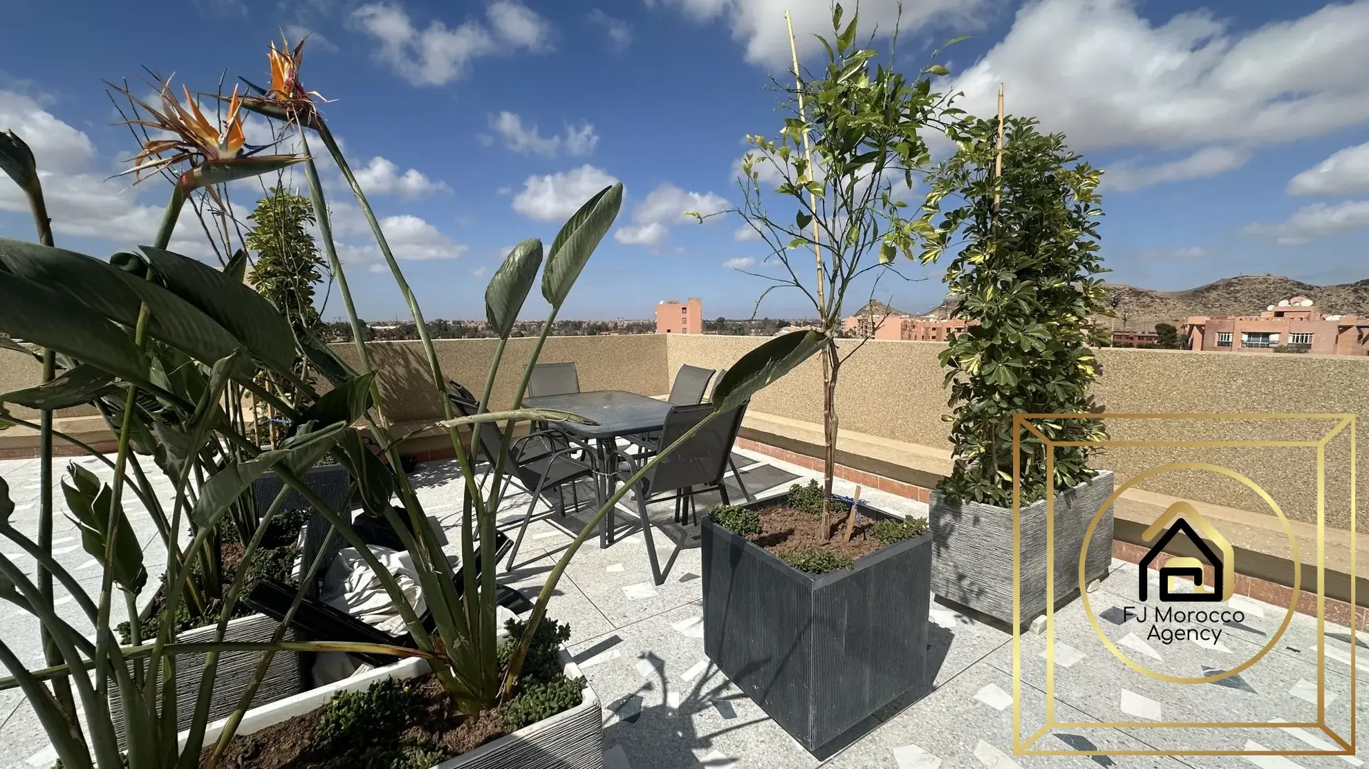 Vente appartement T2 meublé avec piscine et parking à Marrakech 
