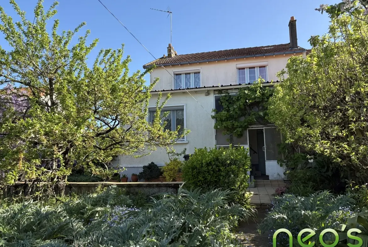 A vendre maison 95 m² avec terrain clos à Saint André de la Marche 