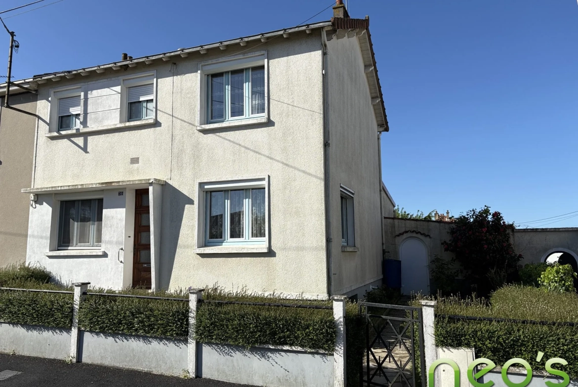 A vendre maison 95 m² avec terrain clos à Saint André de la Marche 