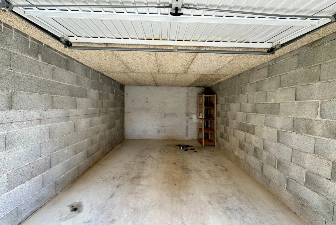 Garage à Narbonne-Plage à vendre - 17,78 m² avec accès facile 