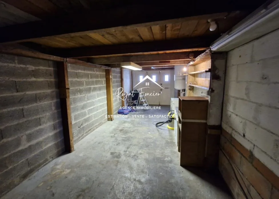 GARAGE AVEC CHAUDIERE GAZ DE VILLE  Maison traditionnelle de 87 m² avec jardin et cave à Ingrandes 