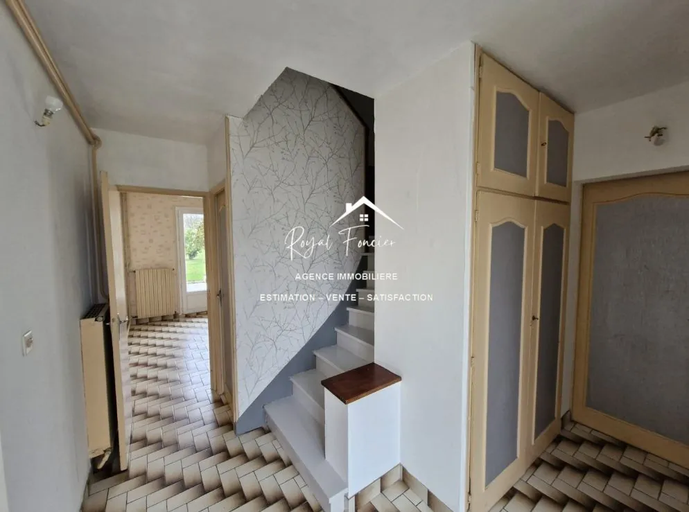 Entrée dans cuisine - séjour  Maison traditionnelle de 87 m² avec jardin et cave à Ingrandes 