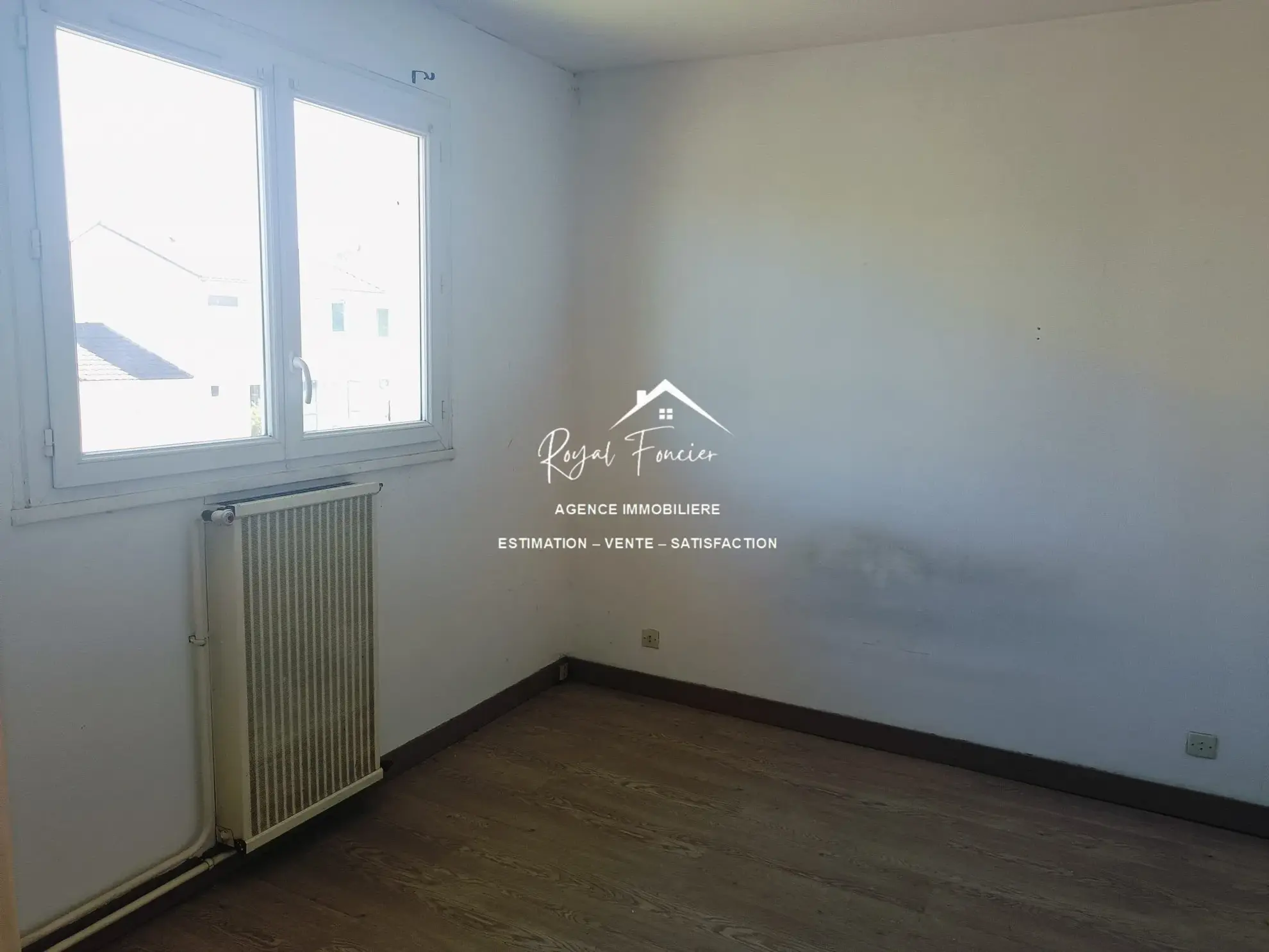 Chbr 1  Maison traditionnelle de 87 m² avec jardin et cave à Ingrandes 