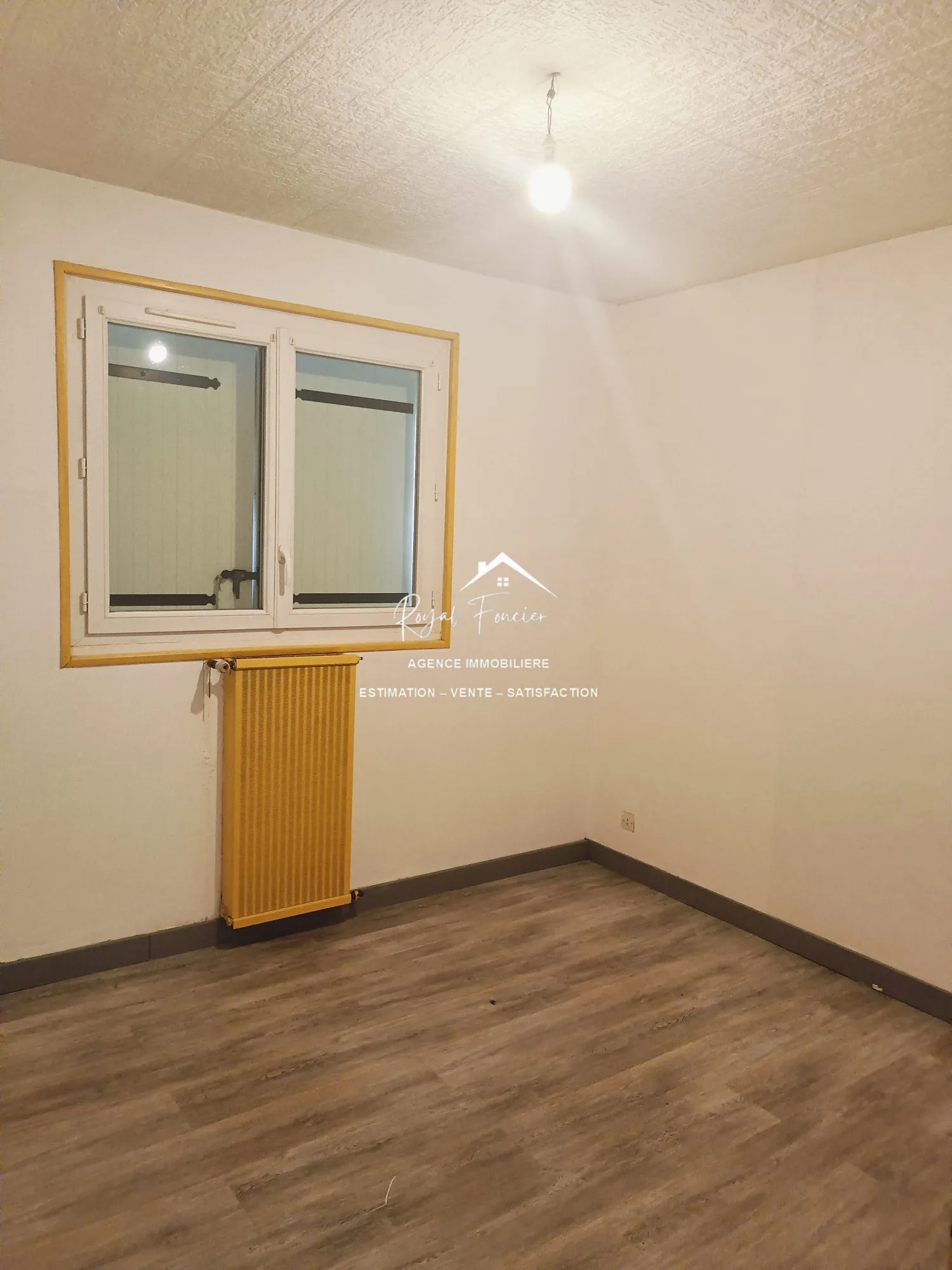 Maison traditionnelle de 87 m² avec jardin et cave à Ingrandes 