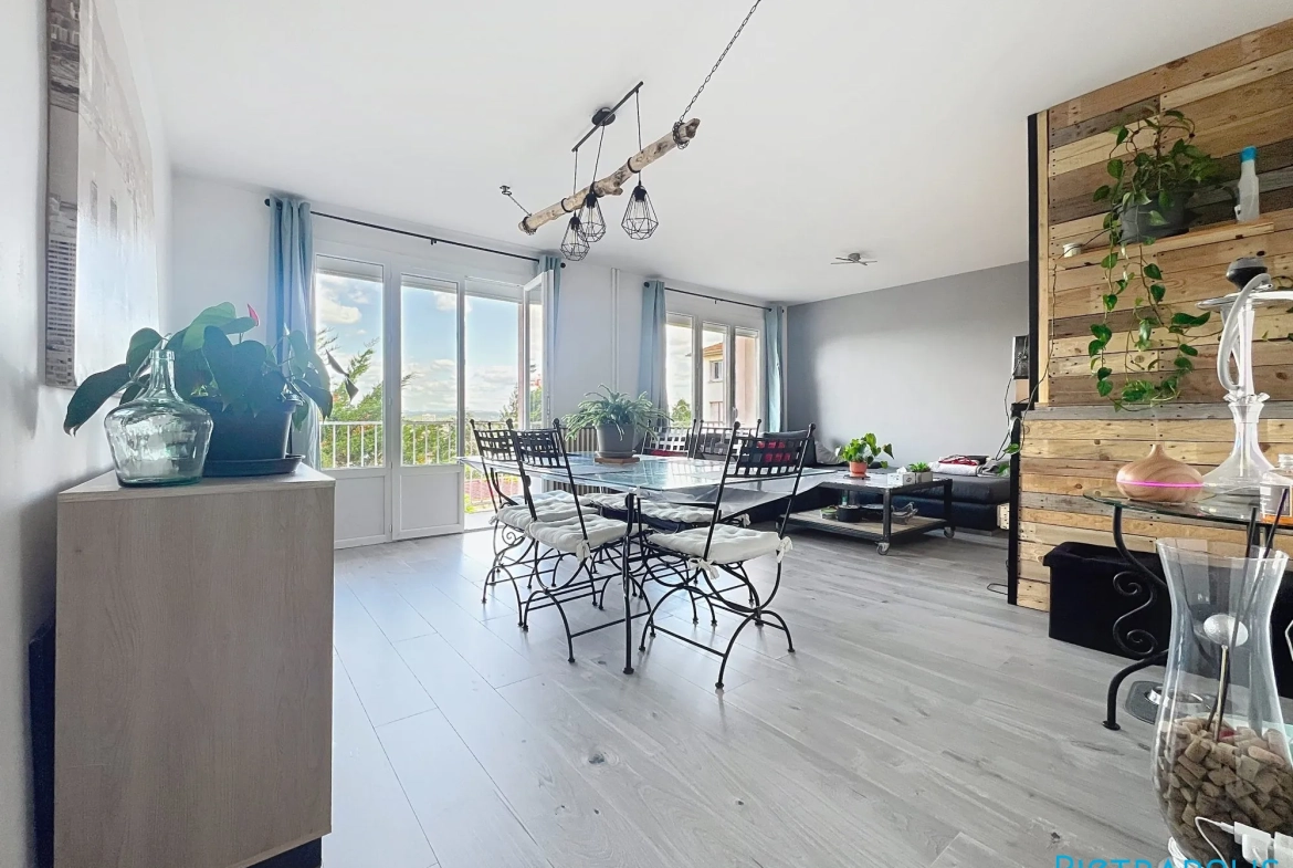 Appartement T3-T4 lumineux de 69 m² à Riorges avec garage et balcons 