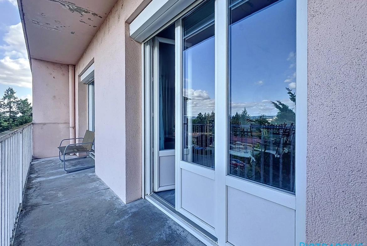 Appartement T3-T4 lumineux de 69 m² à Riorges avec garage et balcons 