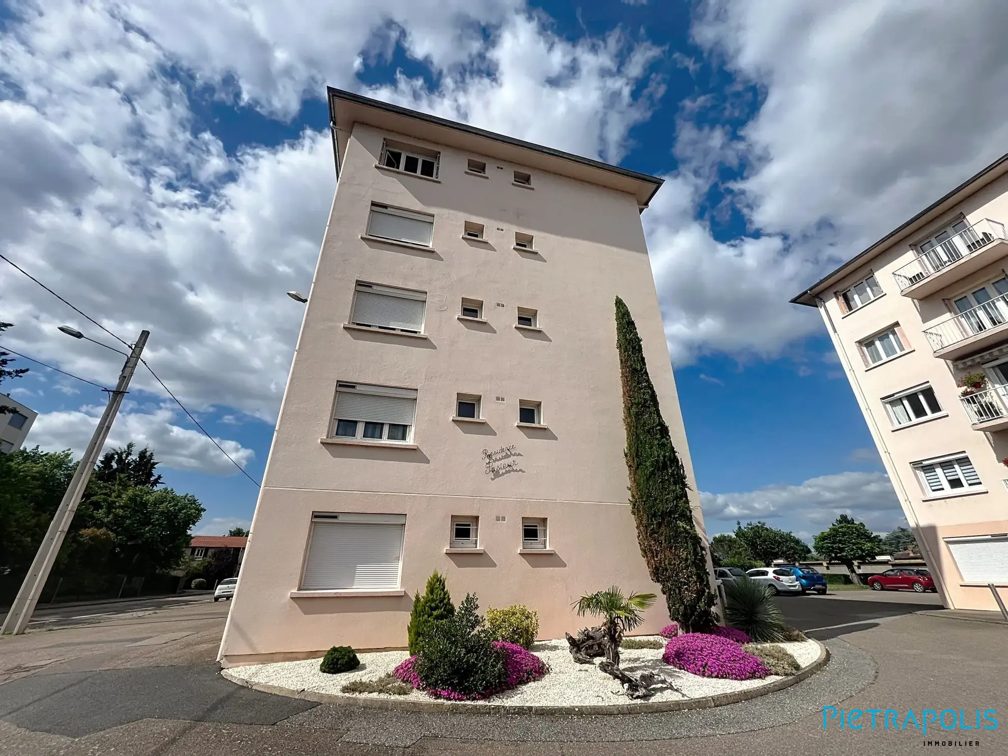 Appartement T3-T4 lumineux de 69 m² à Riorges avec garage et balcons 