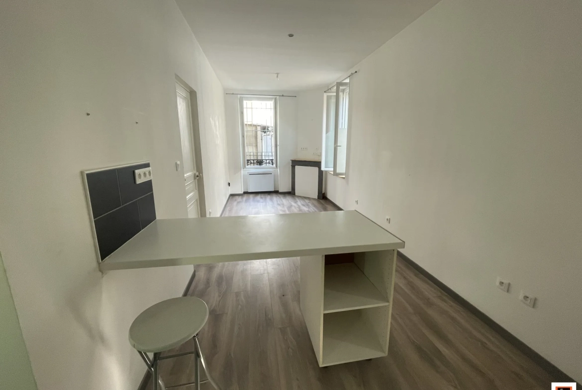 Appartement T2 à Clermont-Ferrand avec garage, cave et cour - Investissement ou résidence 