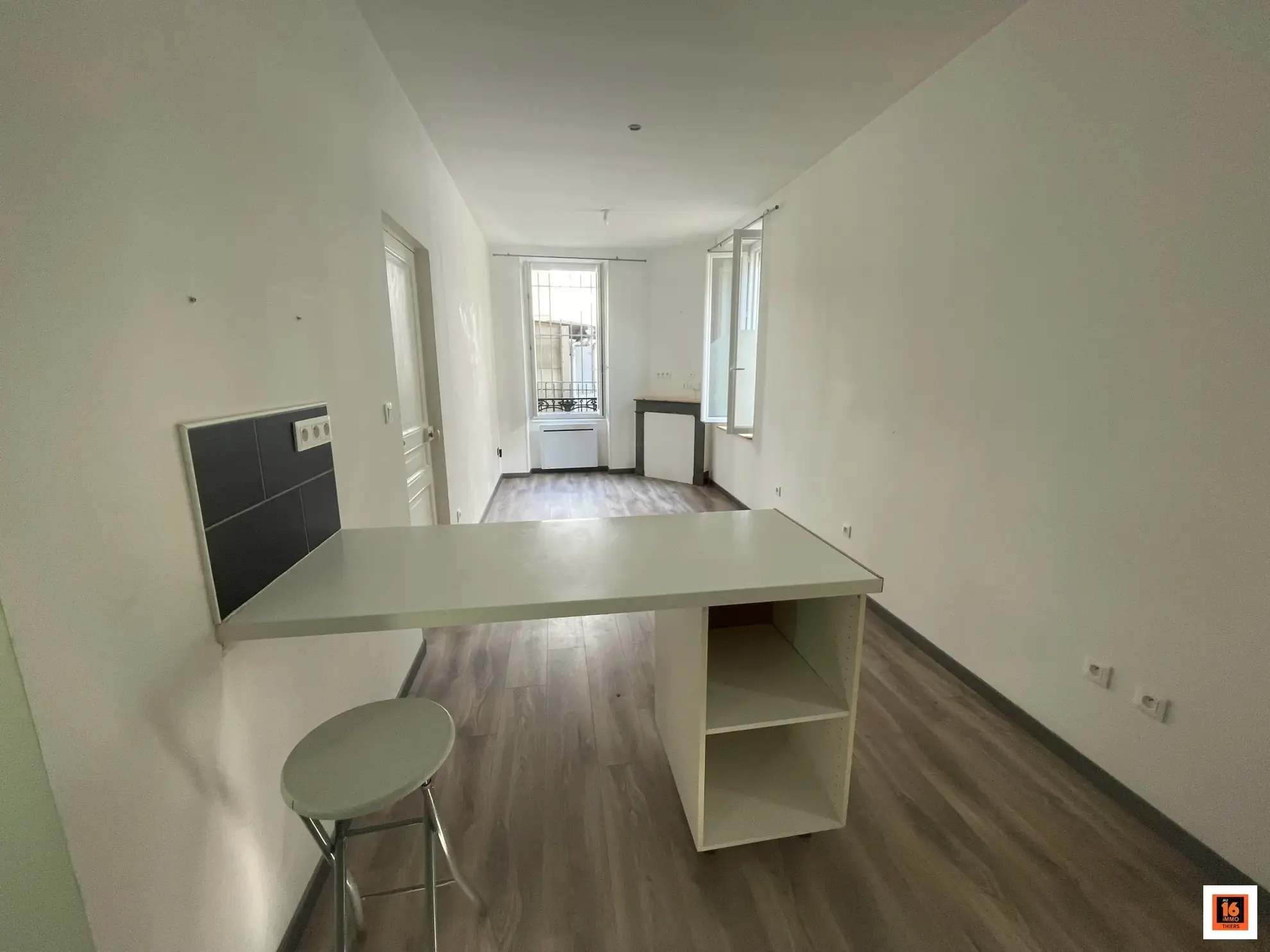Appartement T2 à Clermont-Ferrand avec garage, cave et cour - Investissement ou résidence 