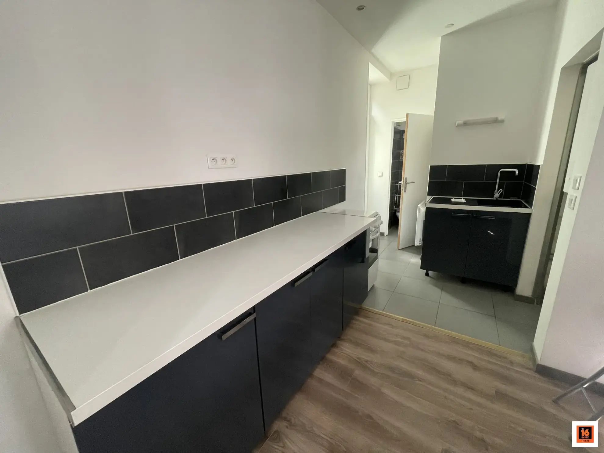 Appartement T2 à Clermont-Ferrand avec garage, cave et cour - Investissement ou résidence 