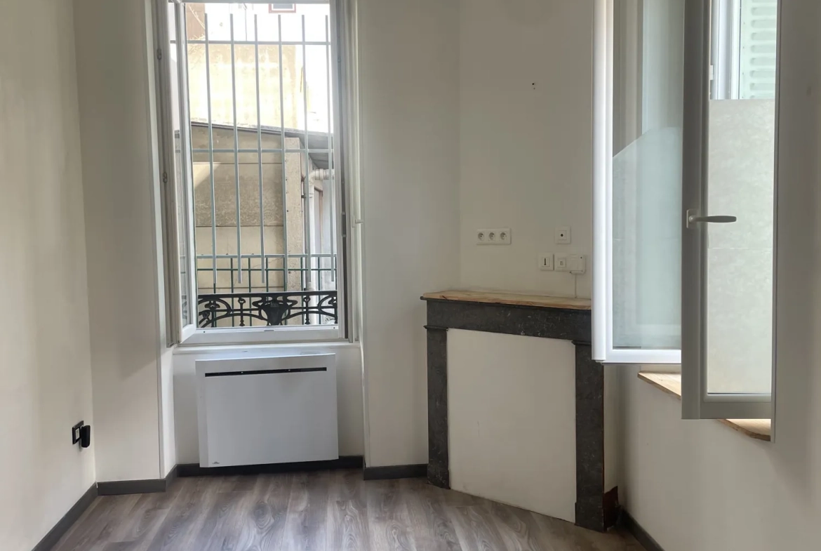 Appartement T2 à Clermont-Ferrand avec garage, cave et cour - Investissement ou résidence 