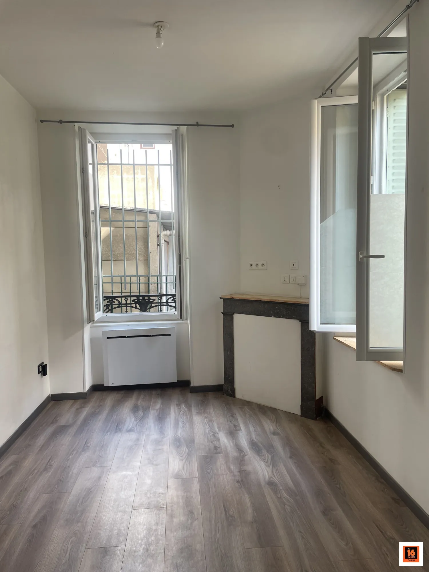 Appartement T2 à Clermont-Ferrand avec garage, cave et cour - Investissement ou résidence 