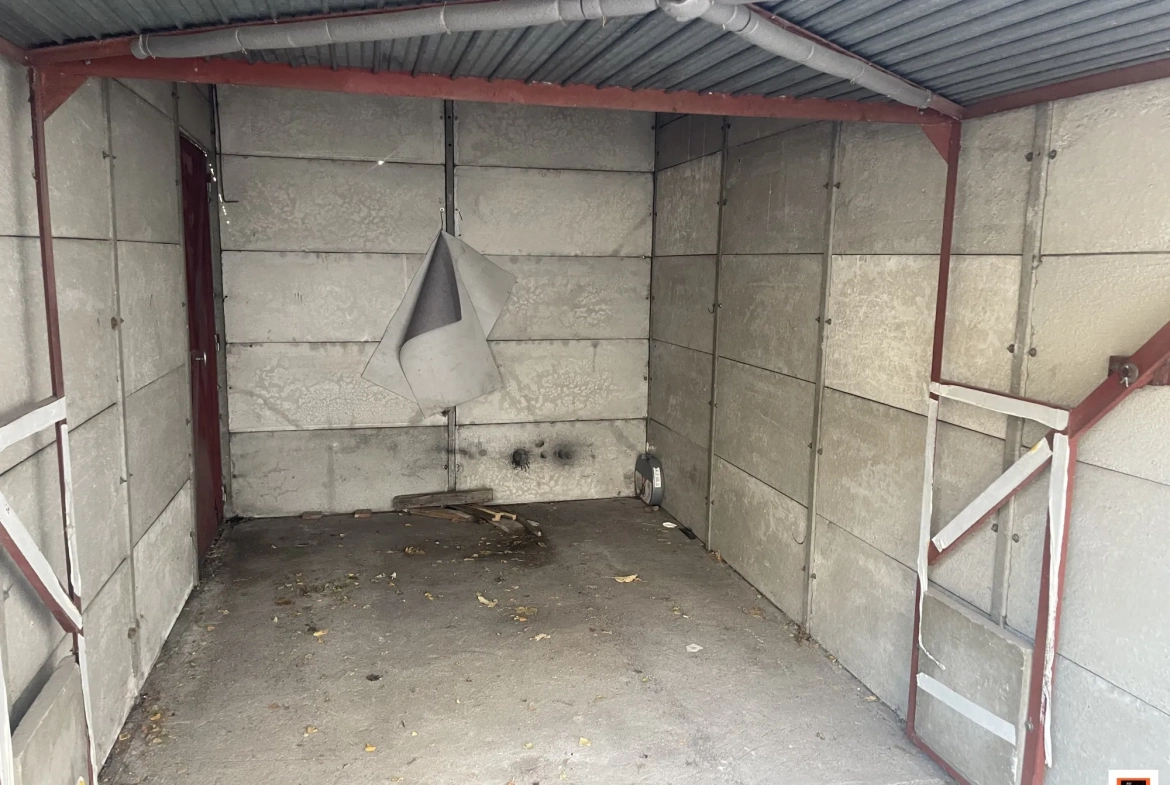 Appartement T2 à Clermont-Ferrand avec garage, cave et cour - Investissement ou résidence 
