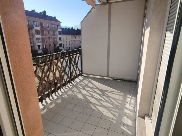 Investissement immobilier à Grenoble : Duplex 67,85 m² avec balcon et parking privé