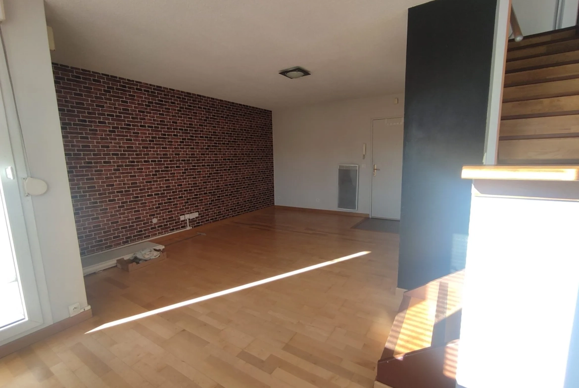 Investissement immobilier à Grenoble : Duplex 67,85 m² avec balcon et parking privé 