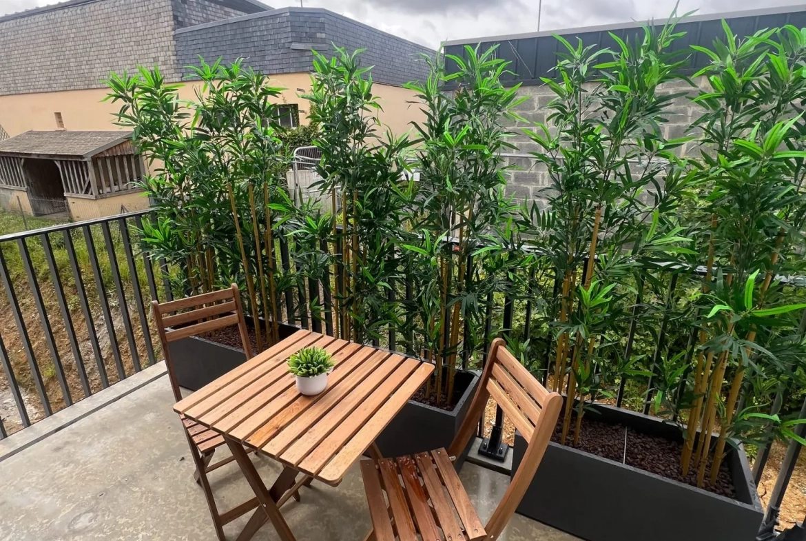 Appartement T2 lumineux de 45m² à Caen, avec balcon et parking, proche du centre-ville 